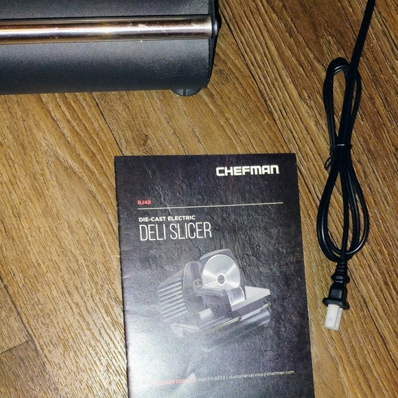 Chefman Electric Deli Slicer for meat, cheese, bread fruit & veggies - Picture 7 of 8